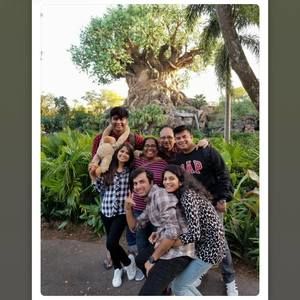 Meet your Posher, Daxa